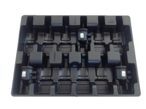 plateau thermoformé pour pièce automobile sur chaîne robotisée